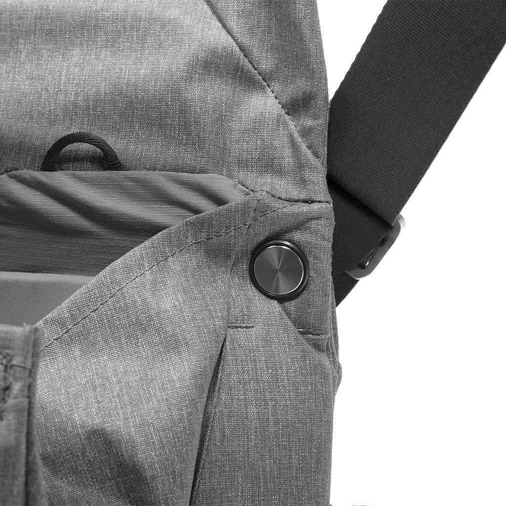 Taška Everyday Messenger Peak Design 13l - šedá