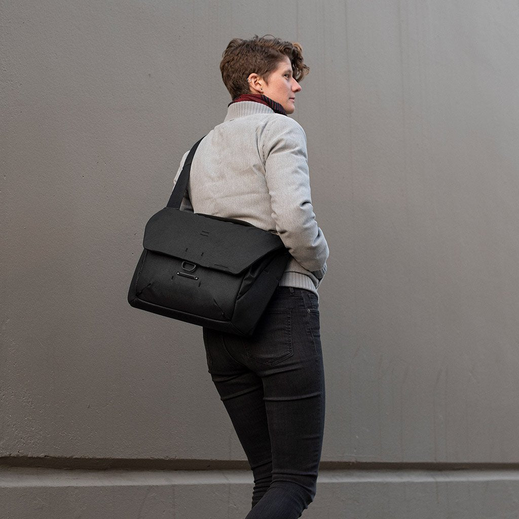 Taška Everyday Messenger Peak Design 13l - čierna