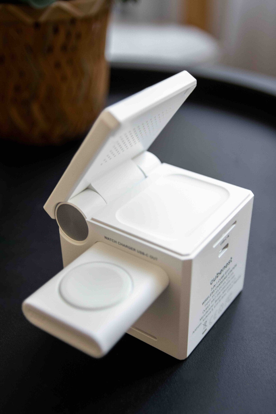 Magnetická bezdrôtová nabíjačka Cubenest 3v1 E311 White