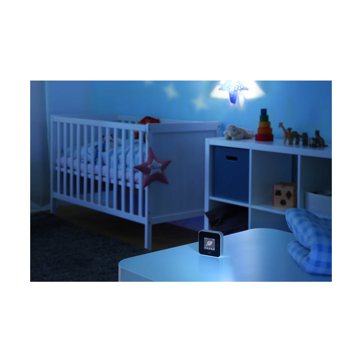 Vnútorný monitor kvality ovzdušia Eve Room s podporou Thread