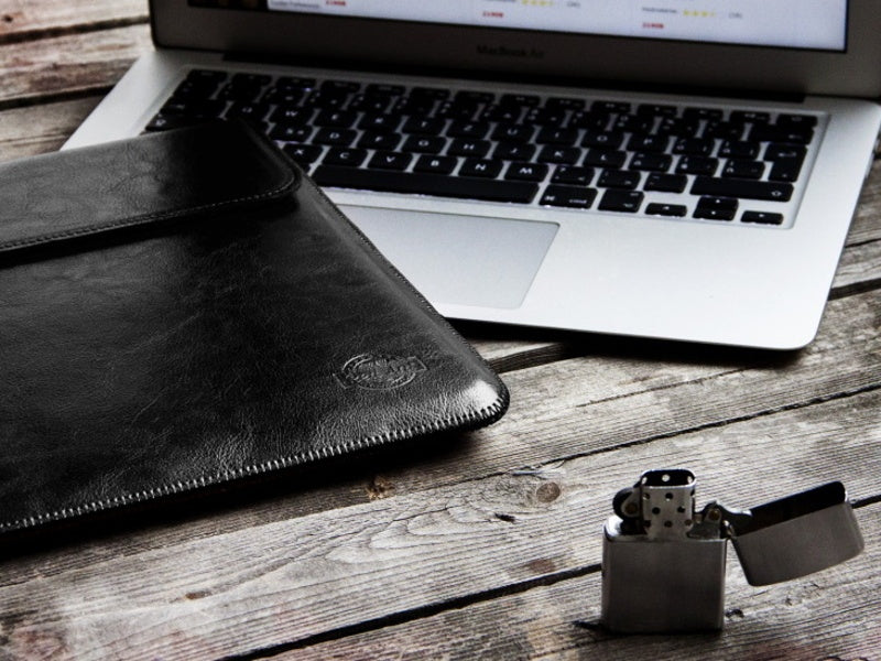 Red Ant MacBook Pro 13 / Air Retina black Whiskey Aroma sleeve case