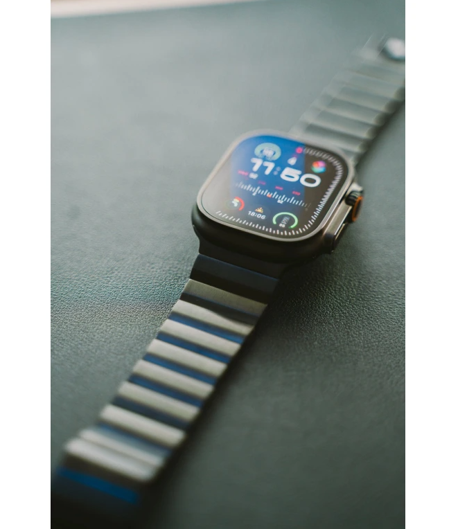 Remienok na Apple Watch Innocent Titan Link 44/45/46/49 mm – čierny