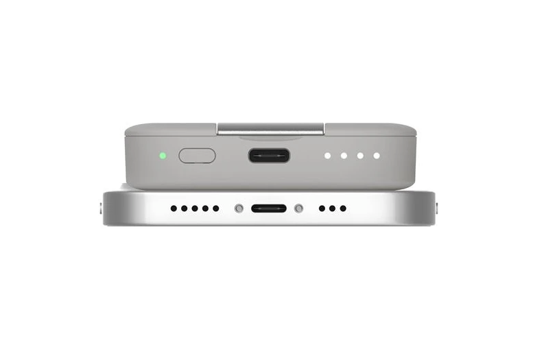 UAG U Lucent PowerBank MagSafe Kickstand 4000 mAh Marshmallow