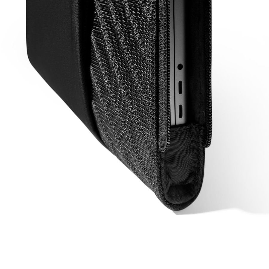 tomtoc Voyage-A16 Laptop Sleeve, 16 inch - Black