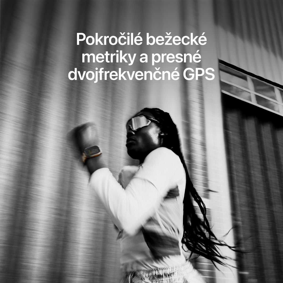 Apple Watch Ultra 4 GPS + Cellular 49 mm – titánový kryt vo farbe prírodná, titánová milánska slučka vo farbe prírodná – S