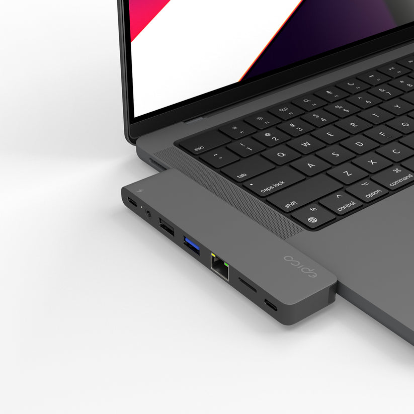 Epico USB-C Hub Pro III pre MacBook – vesmírne sivý – používanie s MacBookom