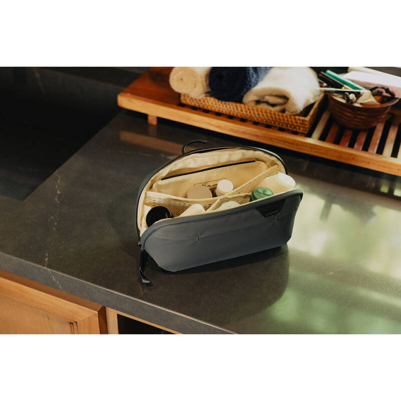 Peak Design Wash Pouch Small 1L - modré - iSTYLE.sk