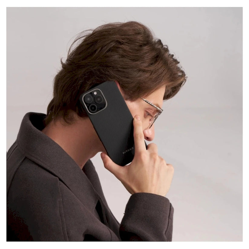 Kryt pre iPhone 16 Plus PitakaUltra-Slim - Black/Grey Twill - iSTYLE.sk