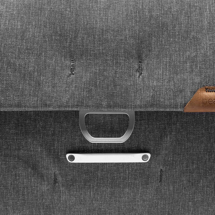 Taška Everyday Messenger Peak Design 13l - šedá