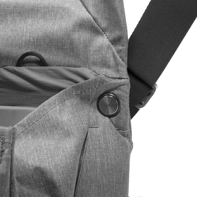 Taška Everyday Messenger Peak Design 13l - šedá