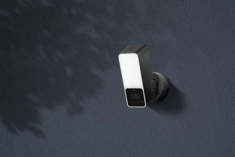 Vonkajšia HomeKit kamera Eve Outdoor Cam Secure Floodlight Camera