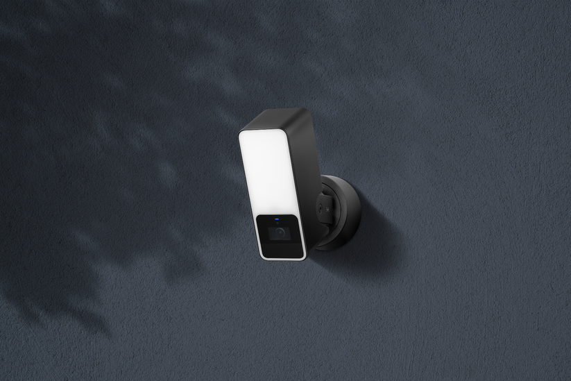 Vonkajšia HomeKit kamera Eve Outdoor Cam Secure Floodlight Camera