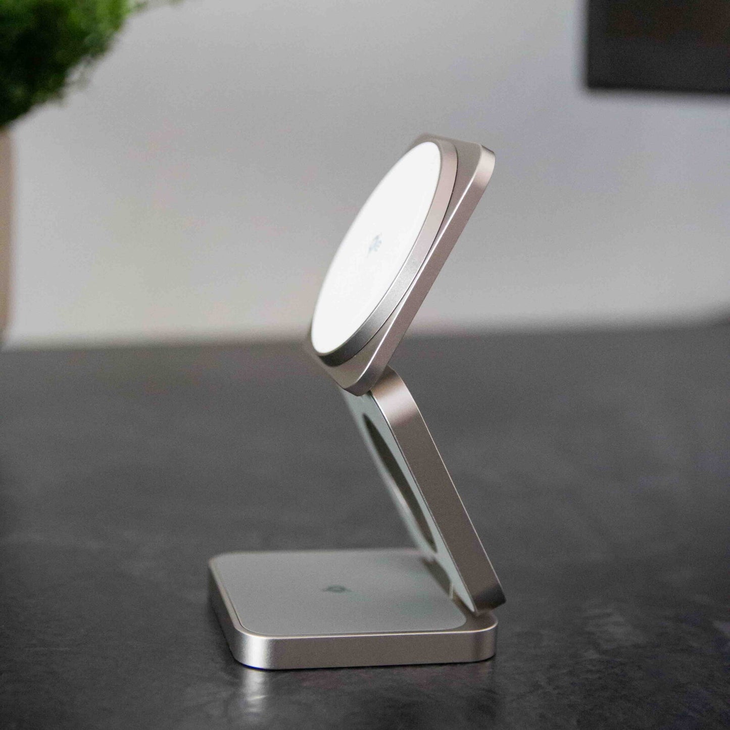 Magnetická bezdrôtová nabíjačka Cubenest Qi2 3v1 SQ312 Fold Pro Titanium