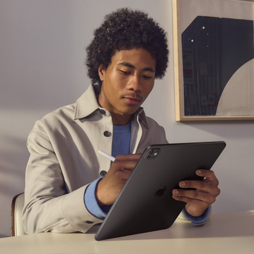 13-palcový iPad Pro M5 Wi‑Fi, 1 TB, sklo s nanotextúrou, farba vesmírne čierna – fotografia 5 z 9