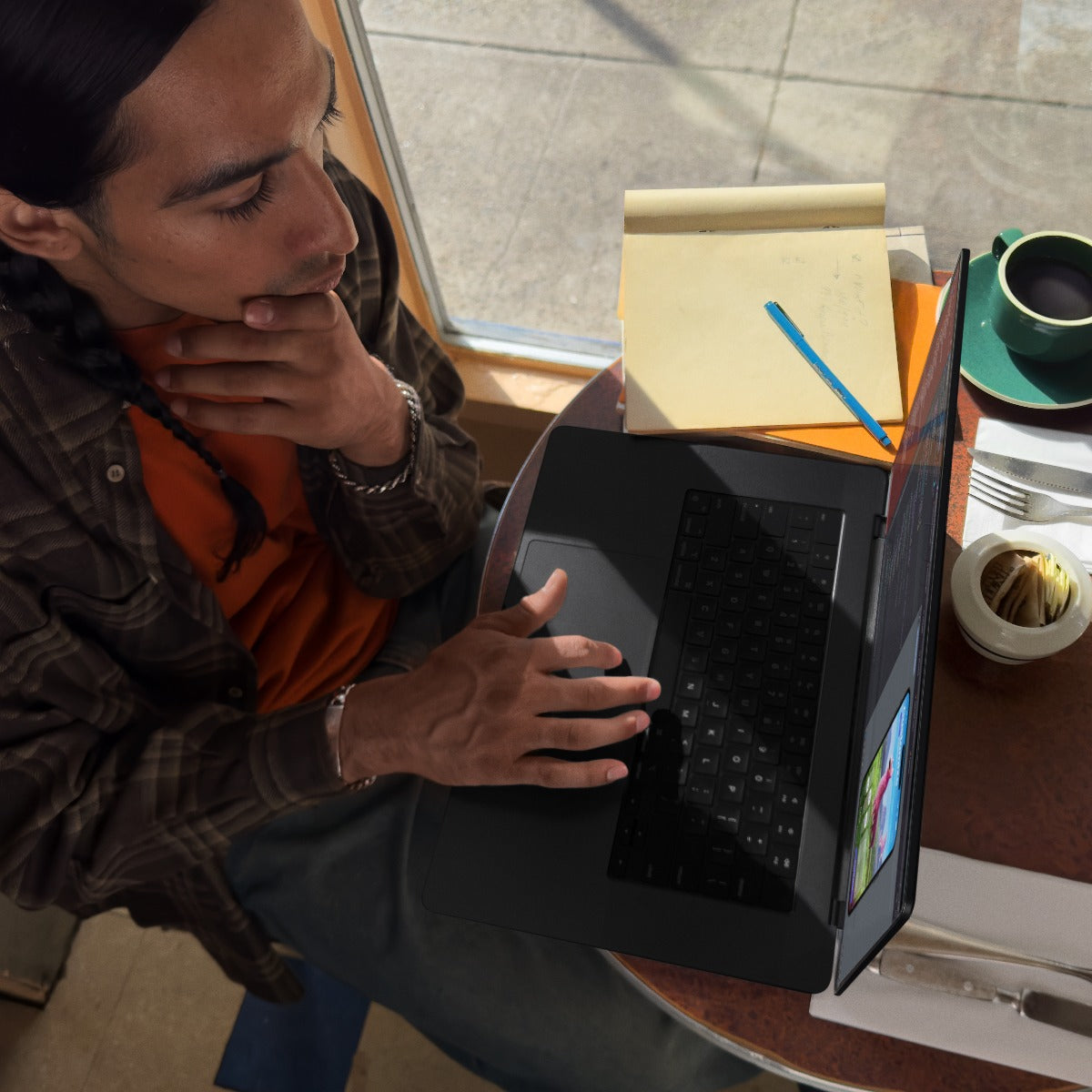 16-inch MacBook Pro: Apple M3 Max chip with 14_core CPU and 30_core GPU, 1TB SSD - Space Black