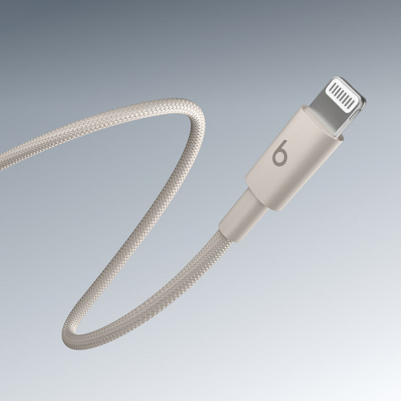 Opletený kábel Beats USB-C/Lightning 1,5 m – béžový – detail konektora
