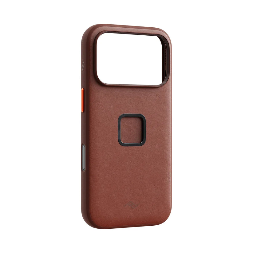 Kryt Peak Design Everyday Case SlimLink Clarino pre iPhone 18 Pro – hnedý – šikmý pohľad zozadu