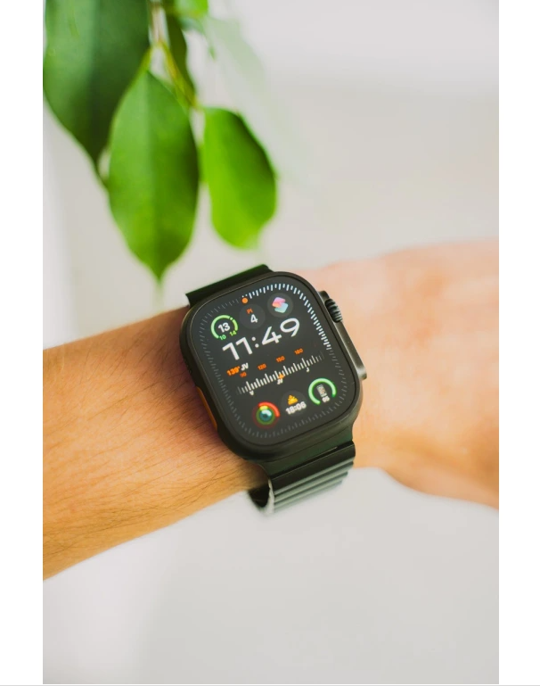 Remienok na Apple Watch Innocent Titan Link 44/45/46/49 mm – čierny