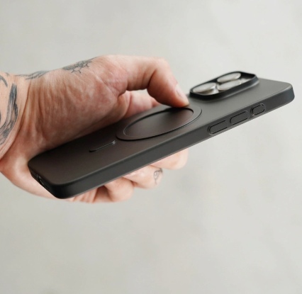 Innocent Minimálne Magnetické púzdro pre iPhone 15 Pro - Čierna