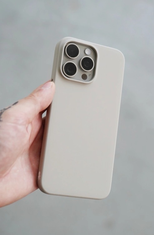 Innocent StrongSkin Magnetický obal pre iPhone 15 Pro - Titanium Sivá