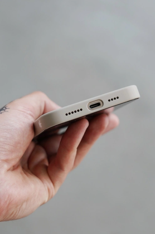 Innocent StrongSkin Magnetický obal pre iPhone 15 Pro Max - Titanium Sivá