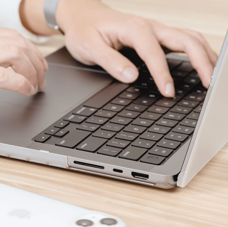 Switch Easy Nude Protective HardCase for MBP 14" Transparent