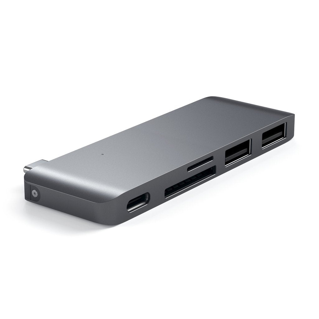 SATECHI USB-C PASS HUB s piatimi výstupmi  - kozmicko sivý